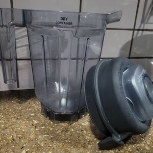 Gray Blender Dry Container with Lid